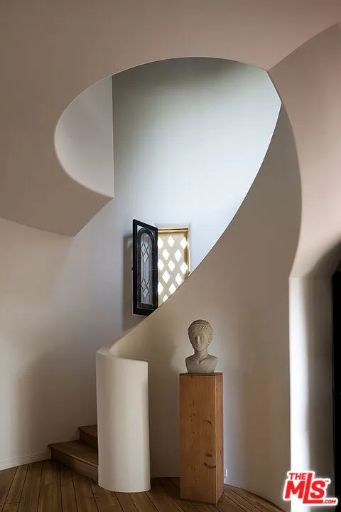 2720 Glendower Avenue, Los Angeles, California 90027 home-pic-17